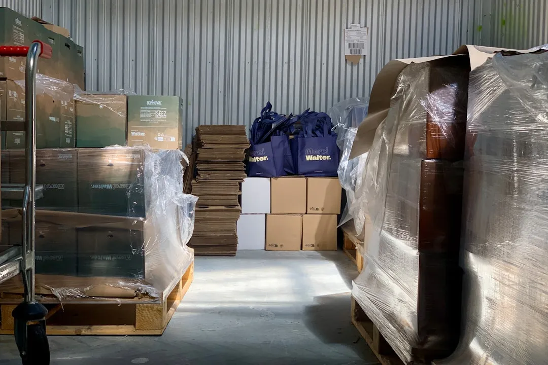 礼品盒与手提纸袋定制方案:企业批量采购的材质与工艺选择正文配图 2